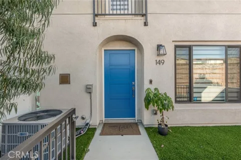 149 E Knox listing photo