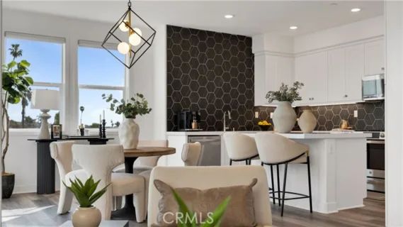 1669 W Lincoln Avenue #102 listing photo