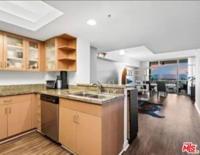 13700 Marina Pointe Drive #1210 listing photo