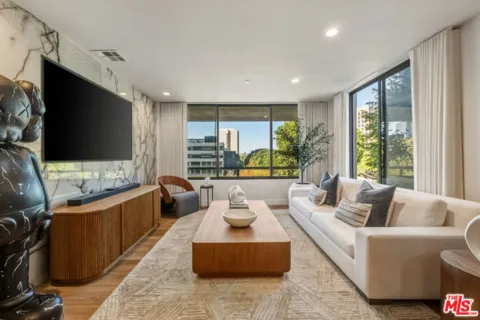 121 S Hope Street #334 listing photo