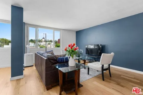 540 Kelton Avenue #501 listing photo