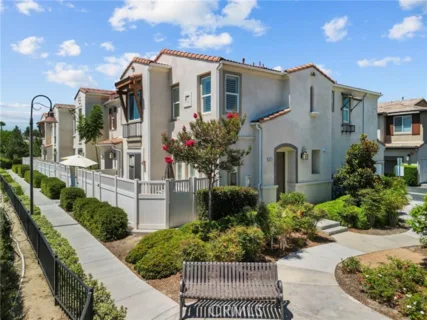 44075 Calle Luz listing photo
