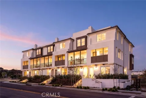 162 E Whittier Boulevard listing photo