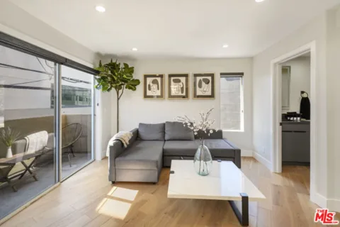 4139 Cahuenga Boulevard #106 listing photo