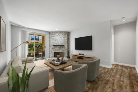 580 Camino De La Reina #120 listing photo