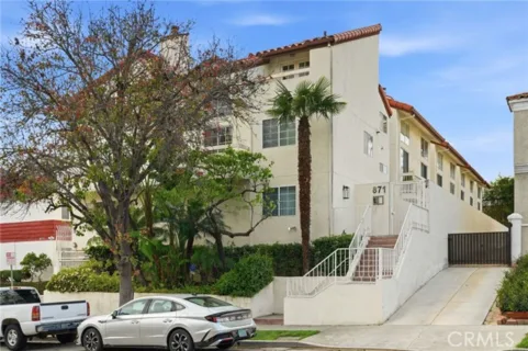 871 S Lucerne #2 listing photo