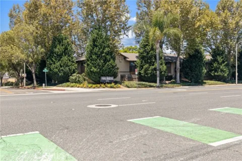 3050 S Bristol #4C listing photo