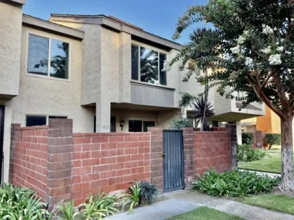 1021 W Lamark Lane listing photo