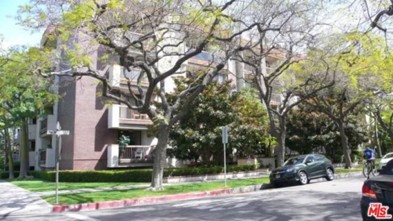 324 N Palm Drive #204 listing photo