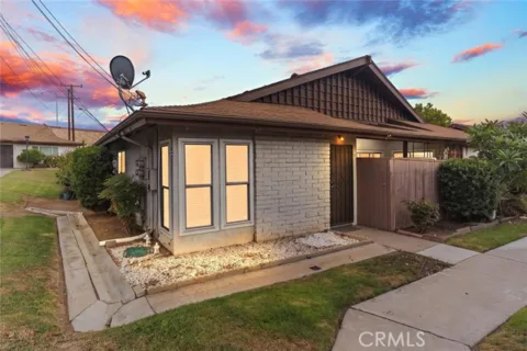 1800 E Heim listing photo