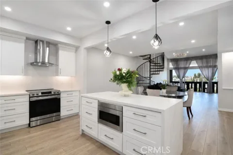 5216 Yarmouth Avenue #307 listing photo