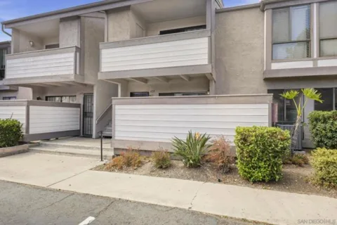 9120 Gramercy #320 listing photo