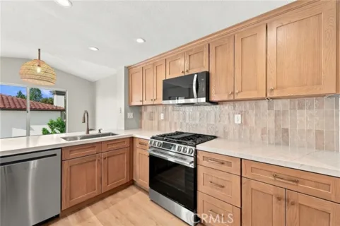 67 Rabano listing photo