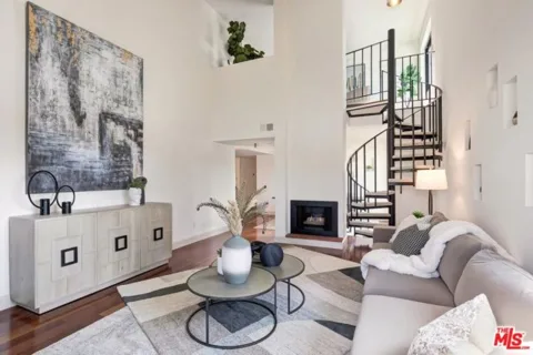 909 N Sierra Bonita Avenue #314 listing photo