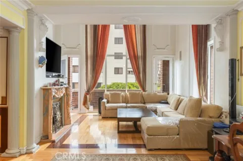 10550 Wilshire Boulevard #302 listing photo