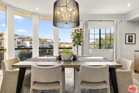 14115 Moorpark Street #311 listing photo