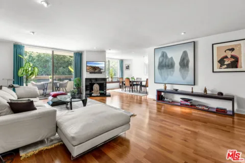 851 N Kings Road #102 listing photo
