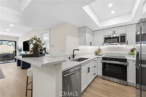 278 N Wilshire #B31 listing photo