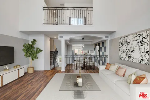 10924 Bloomfield Street #7 listing photo