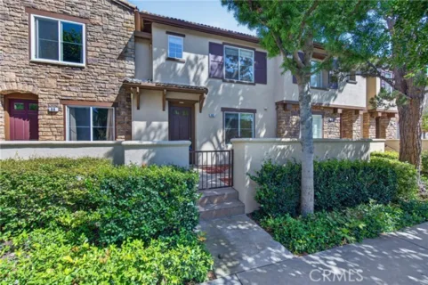 90 Topaz listing photo