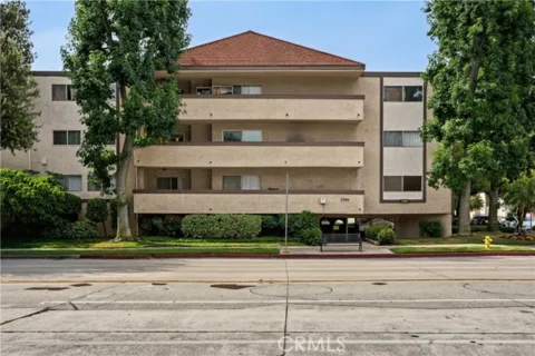 2386 E Del Mar Boulevard #112 listing photo
