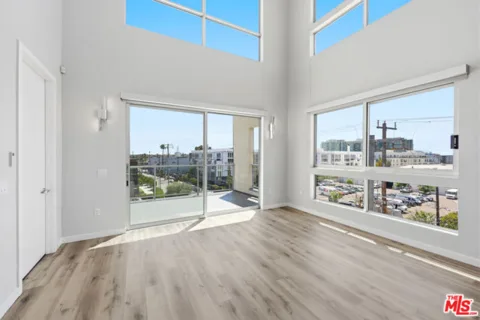 4140 Glencoe Avenue #516 listing photo