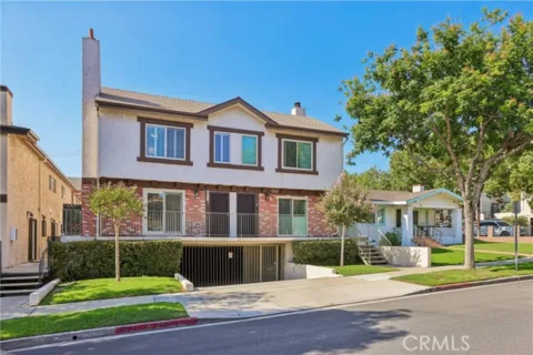 569 E Tujunga Avenue #B listing photo