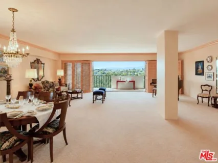 10450 Wilshire Boulevard #10J listing photo