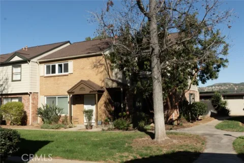 1277 N Mollison #F listing photo