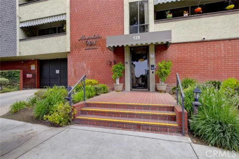 125 W Mountain Street #216 listing photo