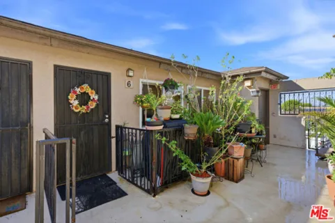 1100 Walnut Avenue #6 listing photo