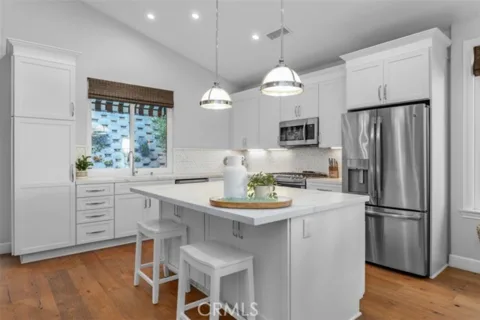 59 Colony listing photo