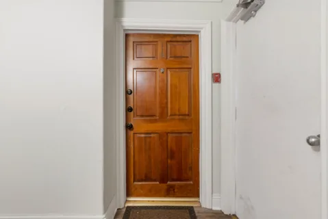 18307 Burbank Boulevard #118 listing photo