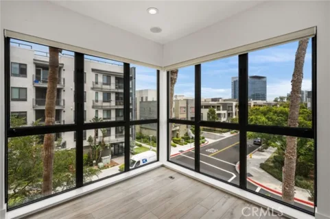 402 Rockefeller #315 listing photo