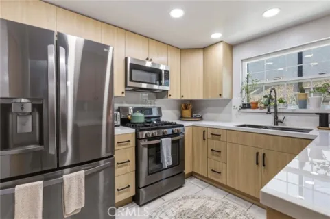 8927 Cedros #14 listing photo