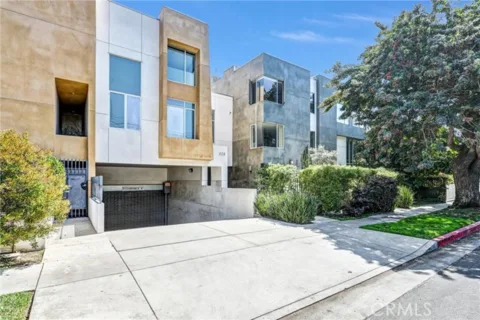 1120 N El Centro #5 listing photo