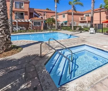 409 Utica #D43 listing photo