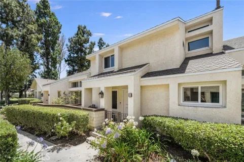 65 Claret listing photo