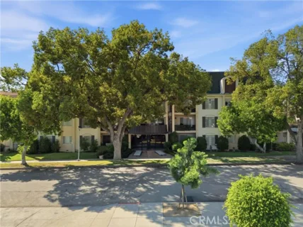 215 N Kenwood Street #303 listing photo