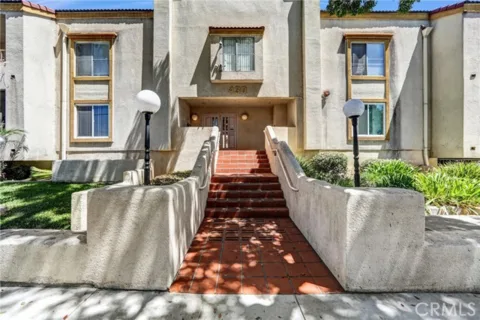 430 N Holliston #104 listing photo