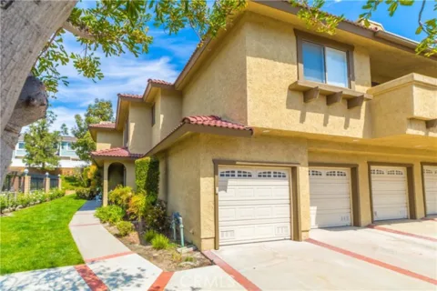 25261 Tanoak listing photo