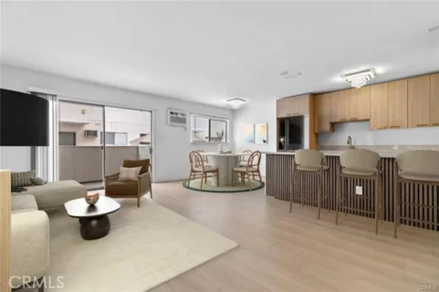 960 Larrabee #120 listing photo