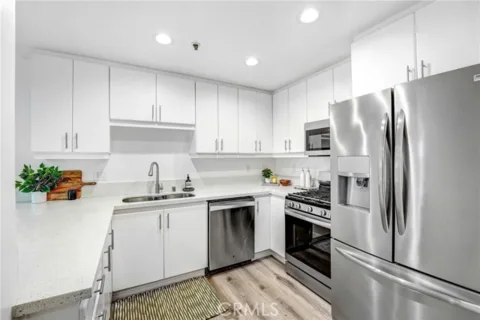 335 S Sierra Madre #203B listing photo