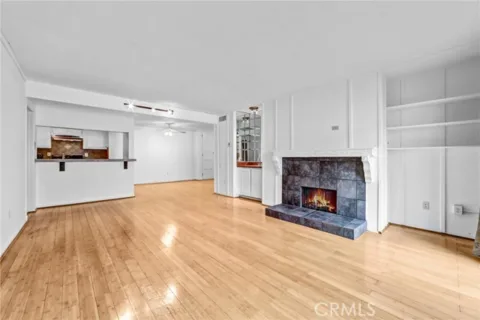 5334 Lindley Avenue #219 listing photo