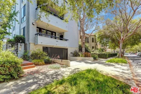 148 S Crescent Drive #101 listing photo