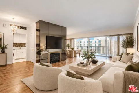 10450 Wilshire Boulevard #4F listing photo
