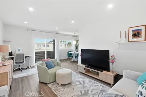 5414 Newcastle Avenue #50 listing photo