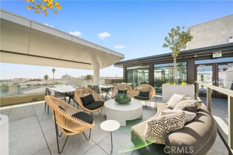 709 E Walnut Street #215 listing photo