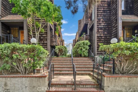 332 N 5th Street listing photo