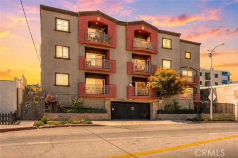 11124 Burbank Boulevard #101 listing photo